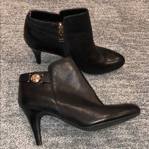 Tommy Ankle booties